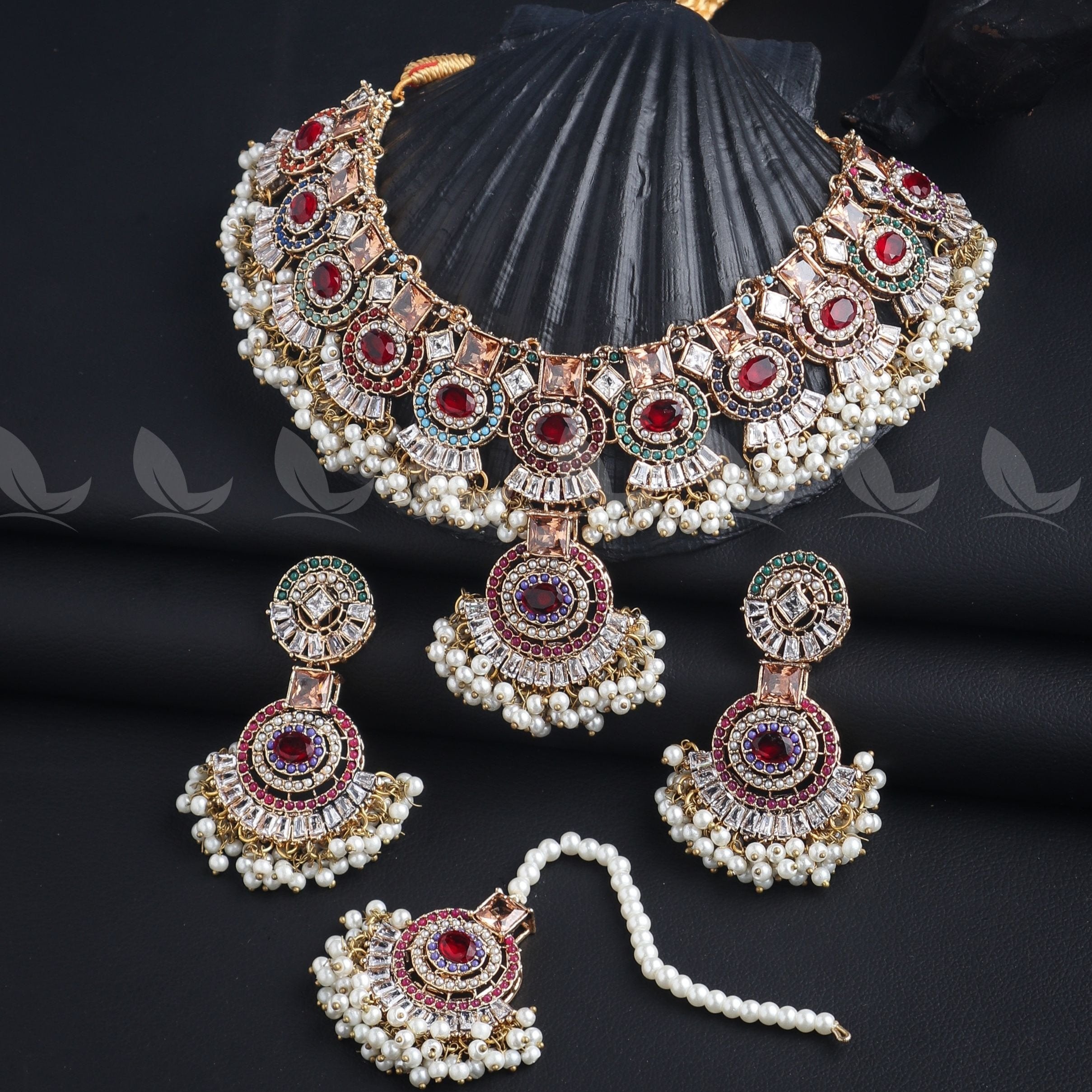 Anaya Necklace Set