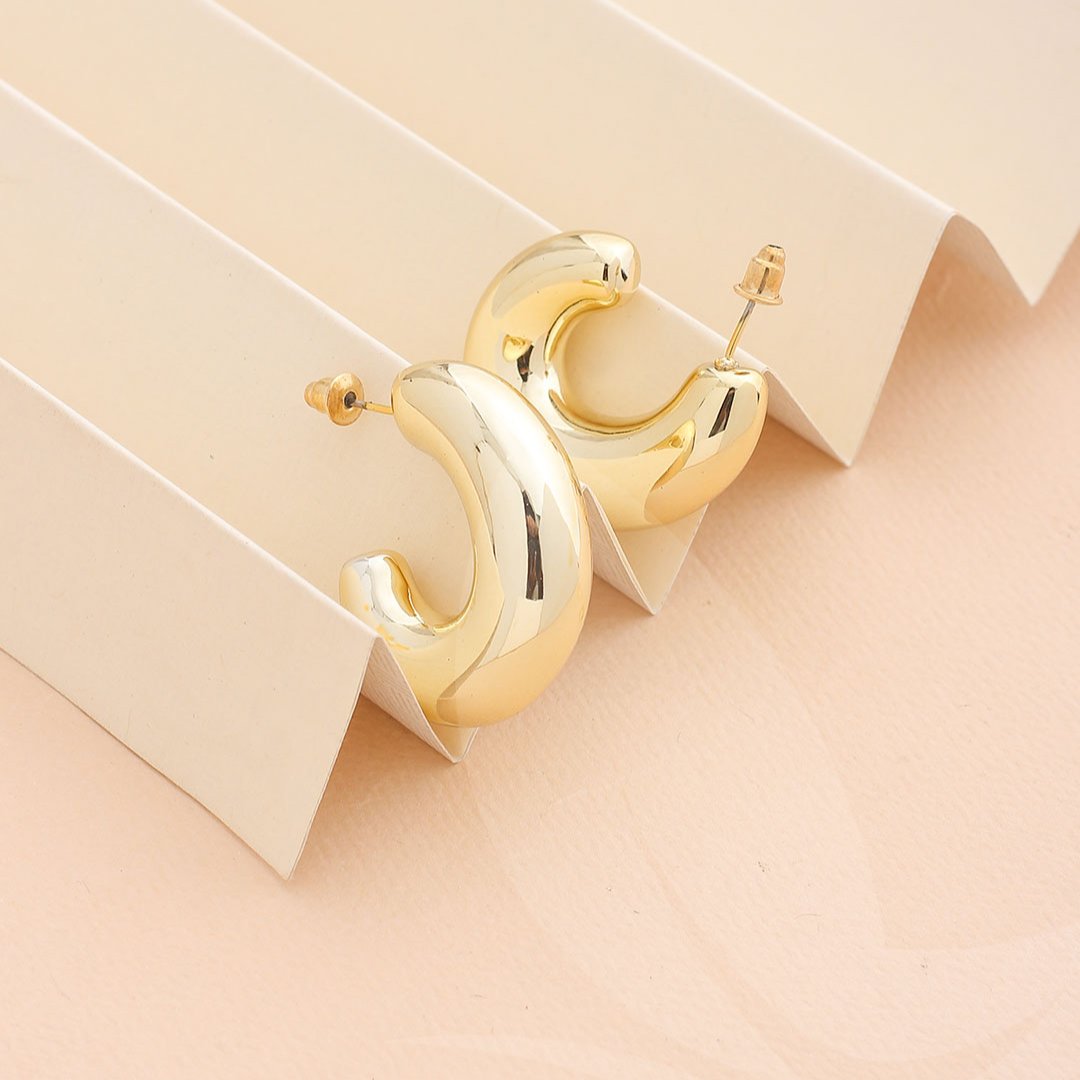 C-Type Stud Earrings