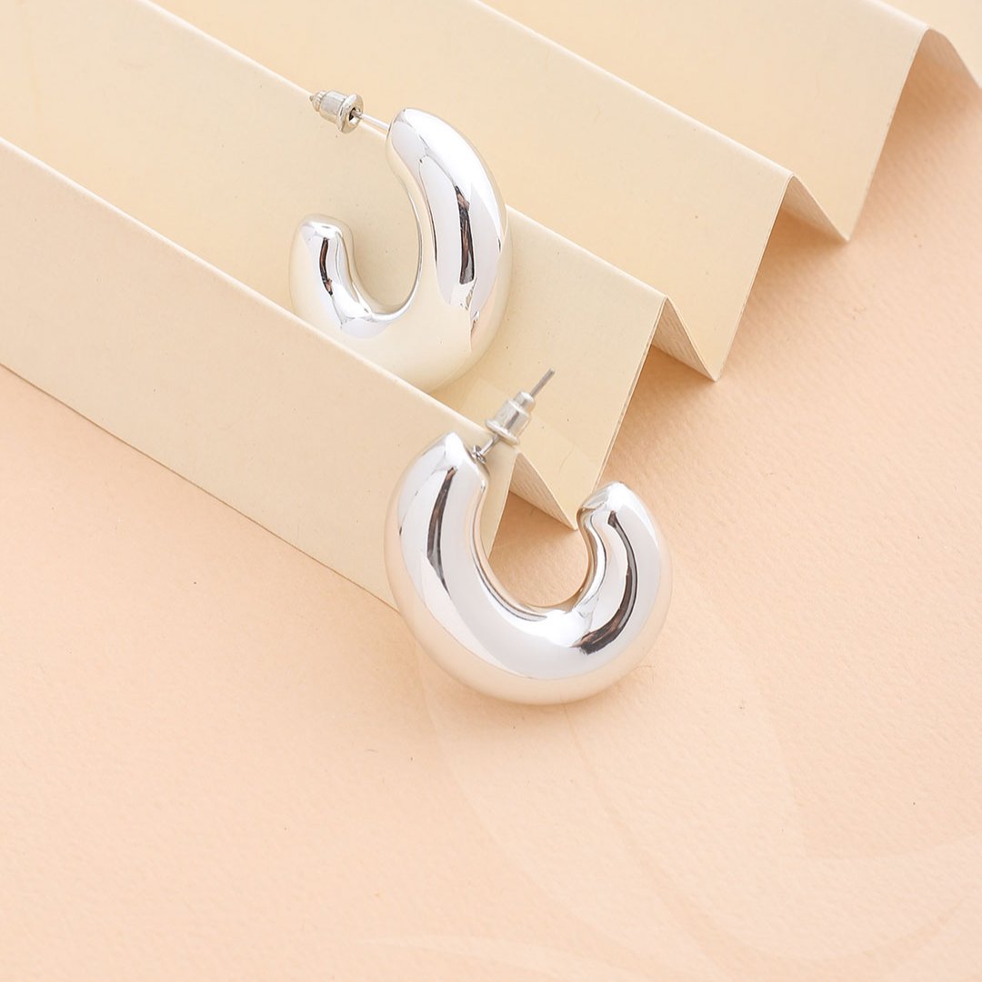 C-Type Stud Earrings