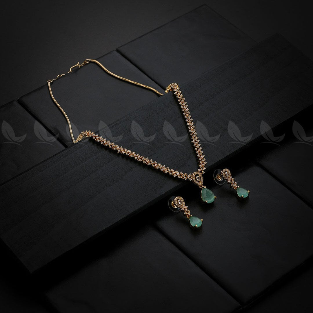 Nargis Zircon Necklace