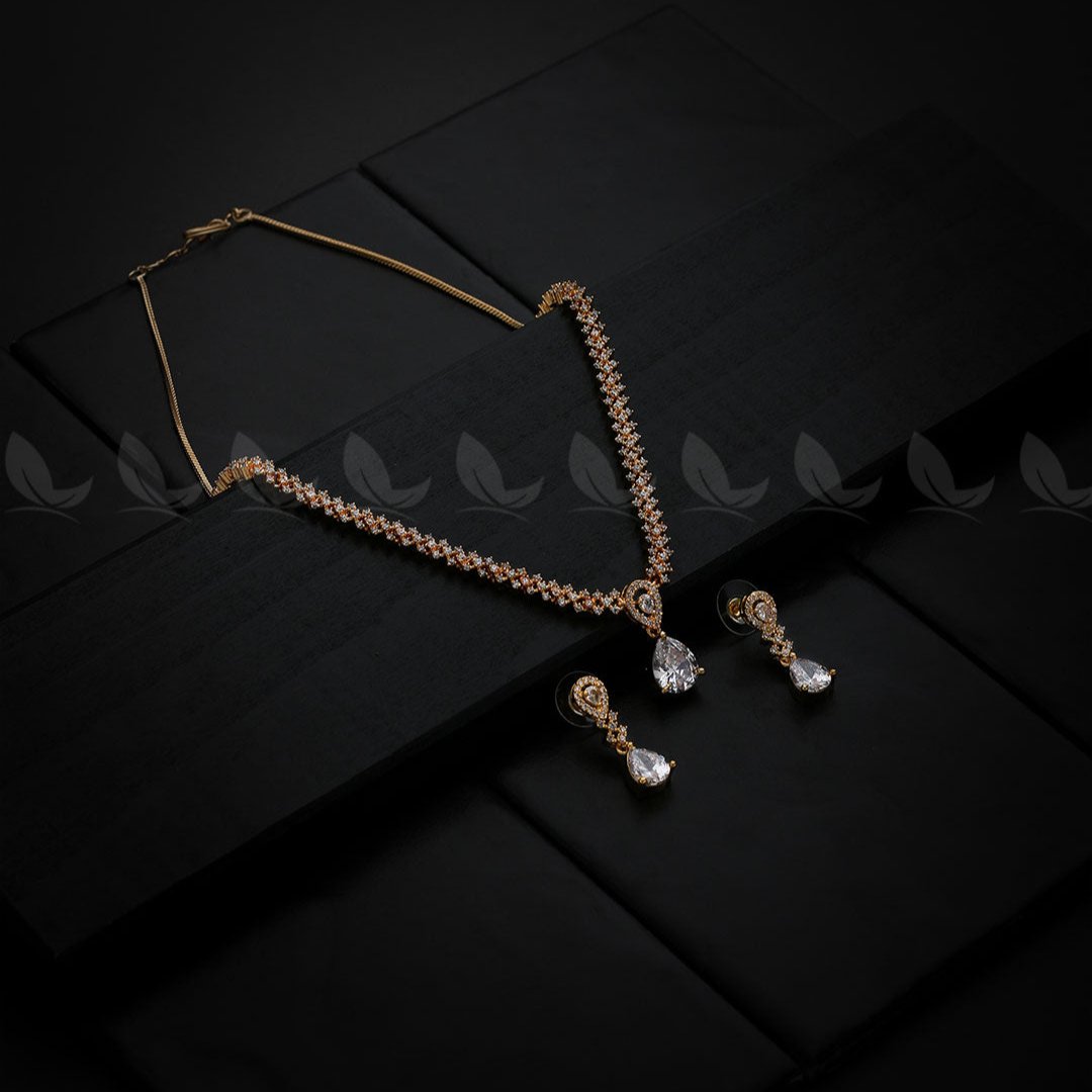 Nargis Zircon Necklace