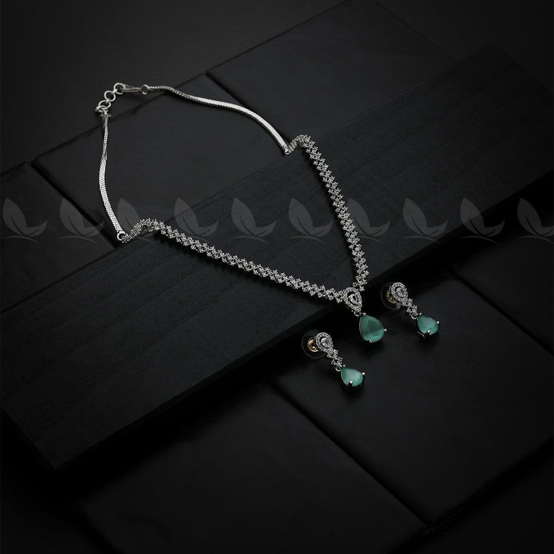 Nargis Zircon Necklace