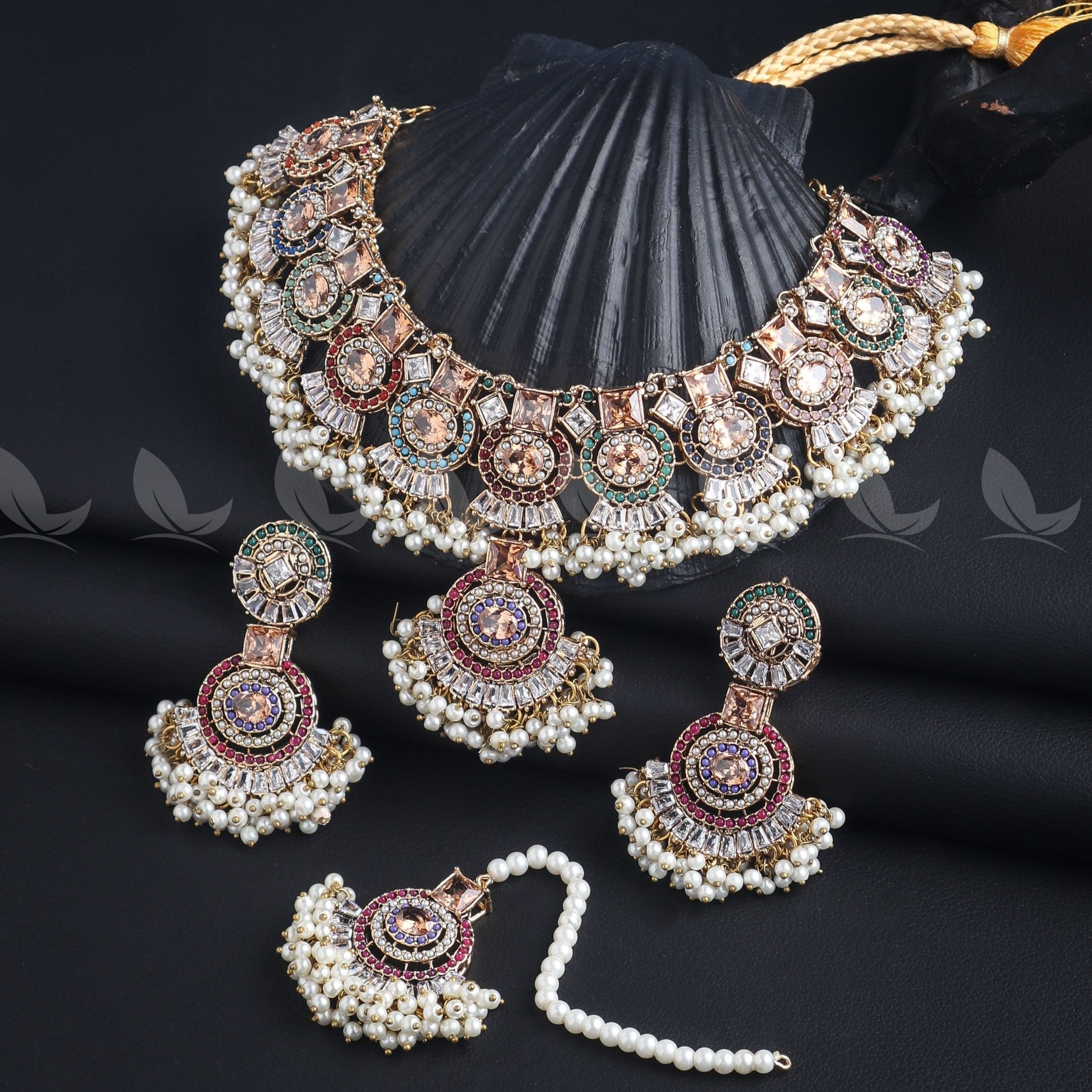 Anaya Necklace Set