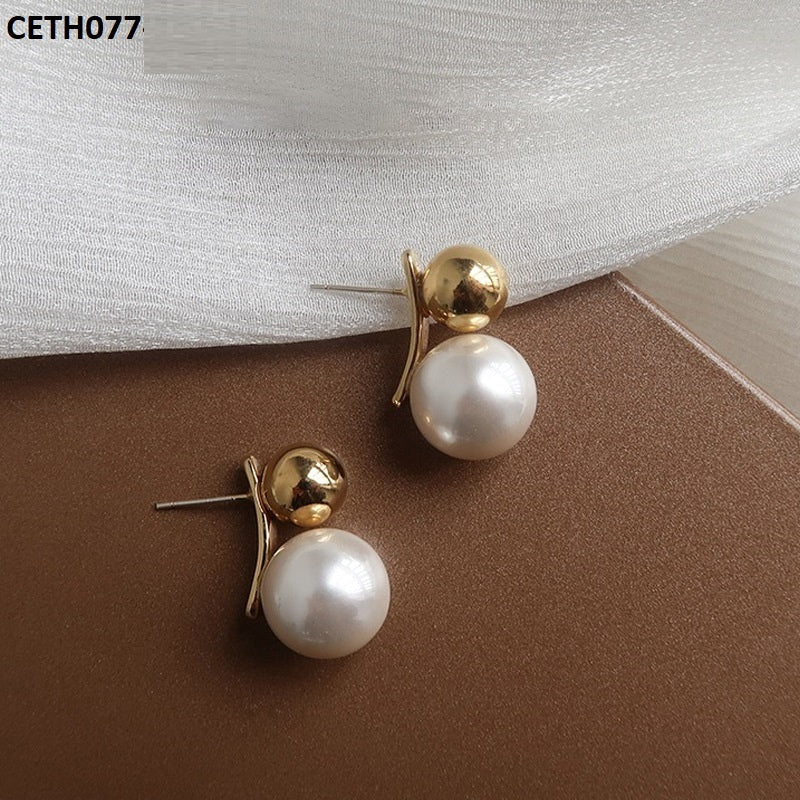 CETH077 ZCD Pearl Ear Tops Pair - CETH