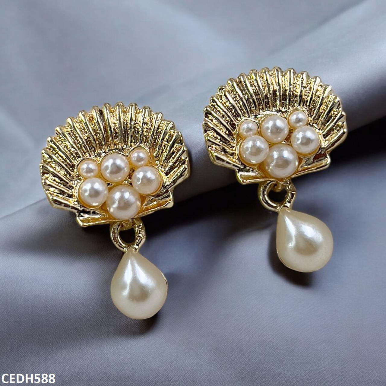 CEDH588 SDQ Shell Pearl Drop Earrings - CEDH