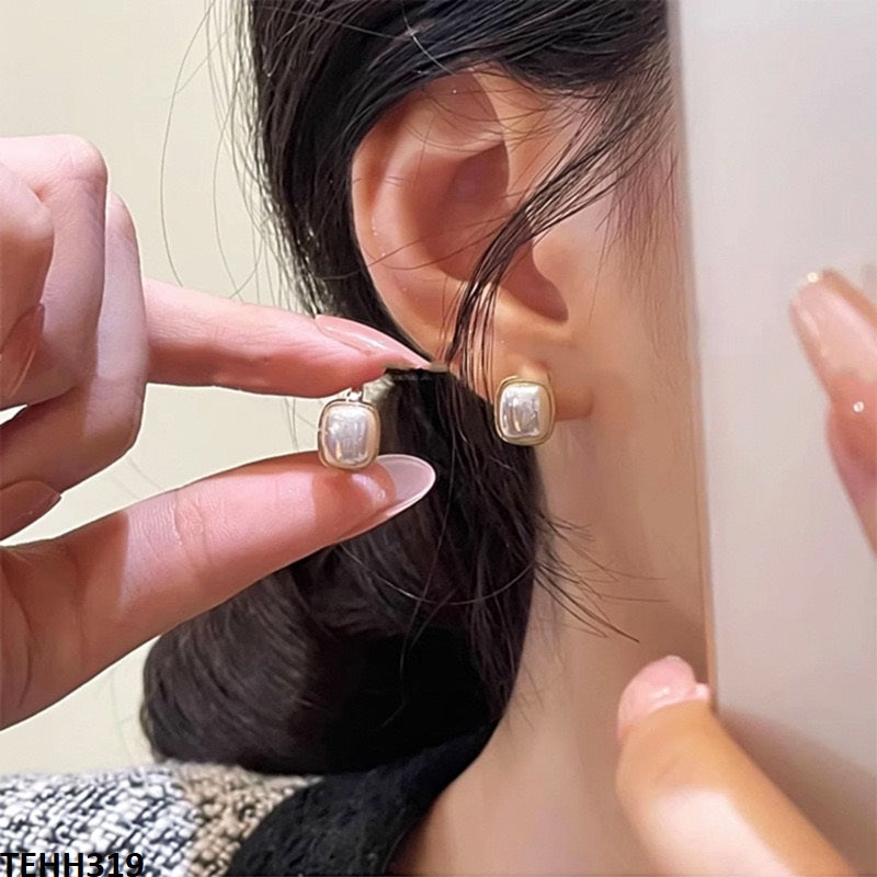 TEHH319 YQG Pearl Hoops Pair - CEHH