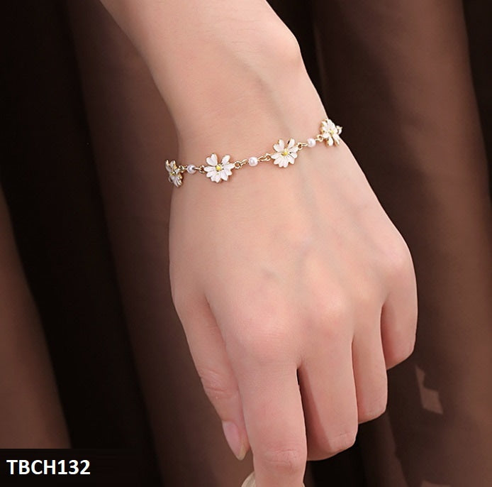 TBCH132 LSH Pearl Flower Hand Bracelet - TBCH