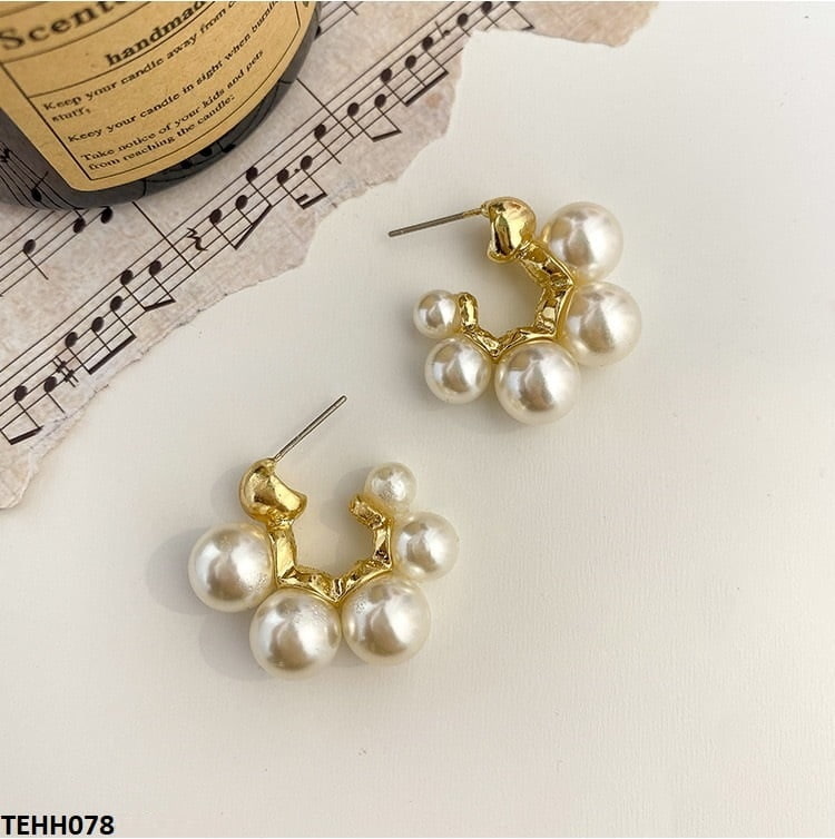 TEHH078 YQG Pearl Hoops Pair - CEHH