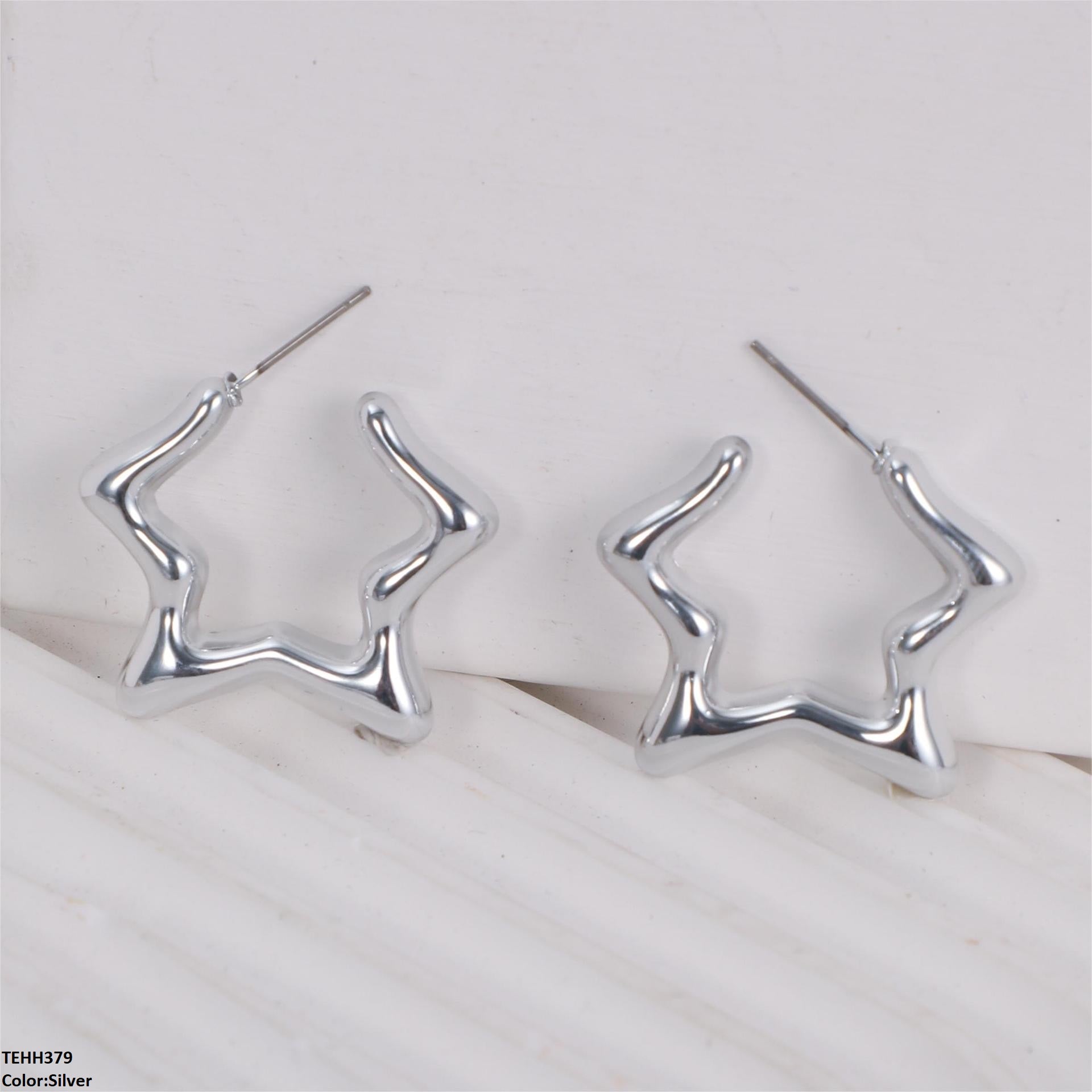 TEHH379 YYE Star Ear Hoops Pair -CEHH