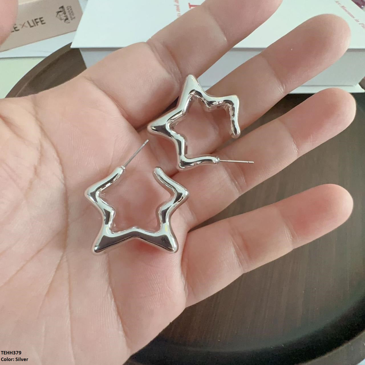 TEHH379 YYE Star Ear Hoops Pair -CEHH