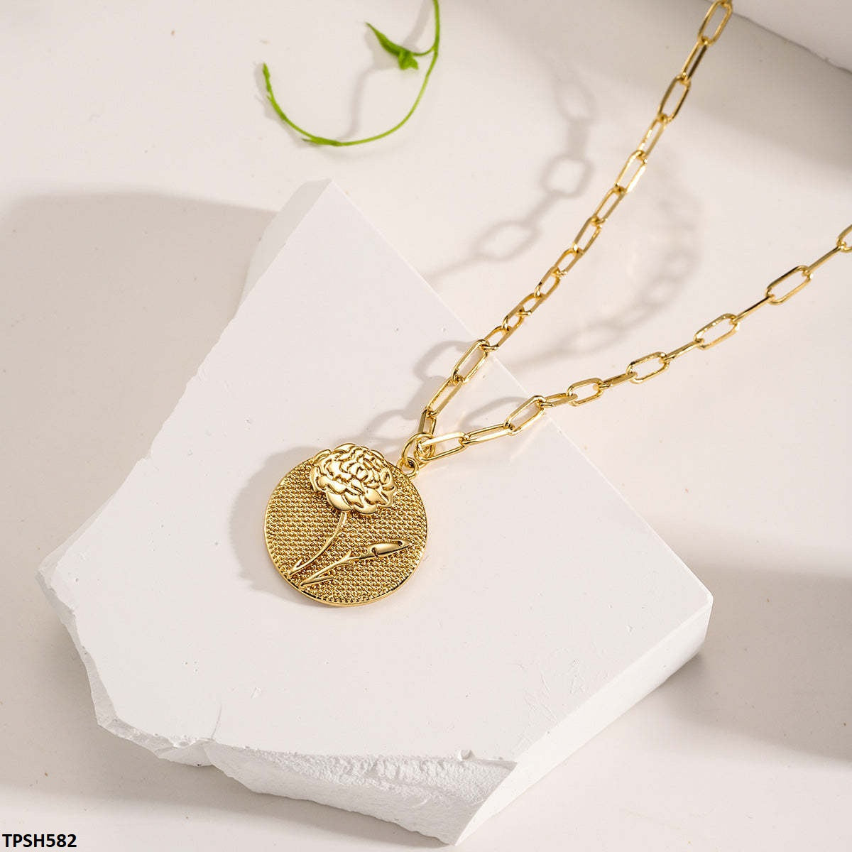 TPSH582 QWN Coin Flower Pendent -CPSH