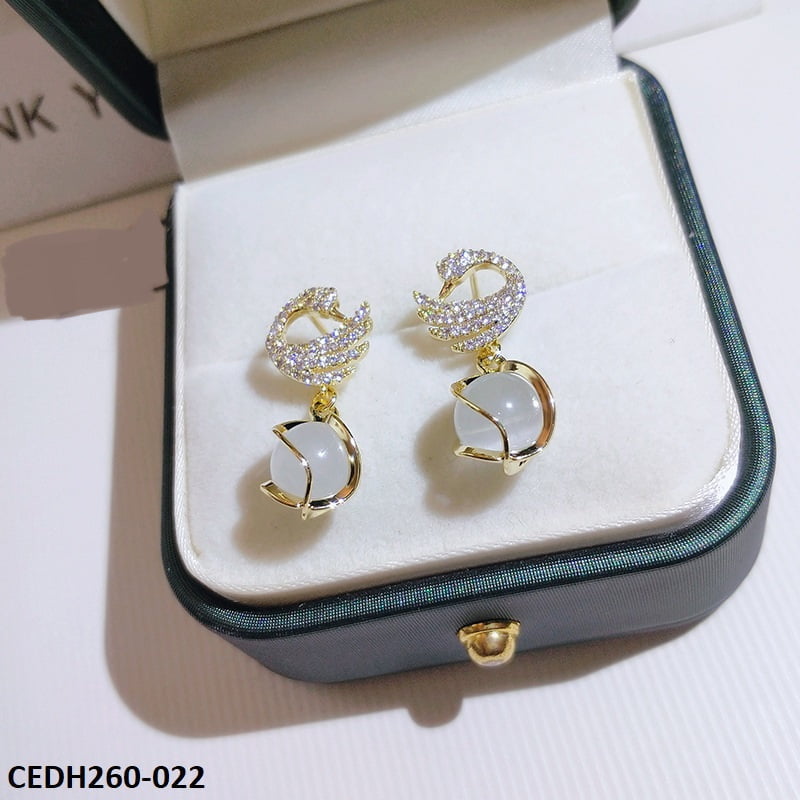 CEDH260 ZHL Peacock Pearl Drop Earrings Pair - CEDH